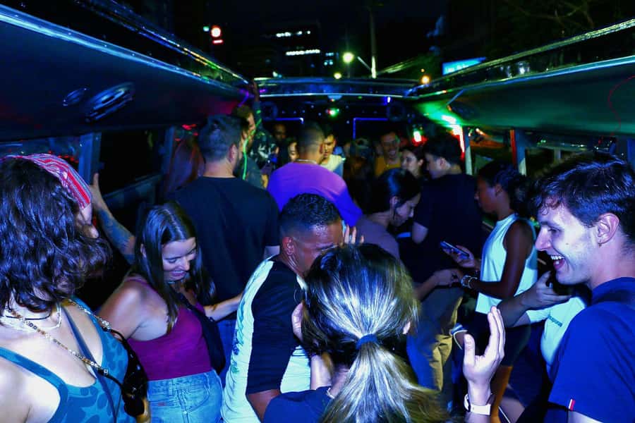 Medellin: Rumbero Party Bus with all the beer you can drink - The people who make the party work