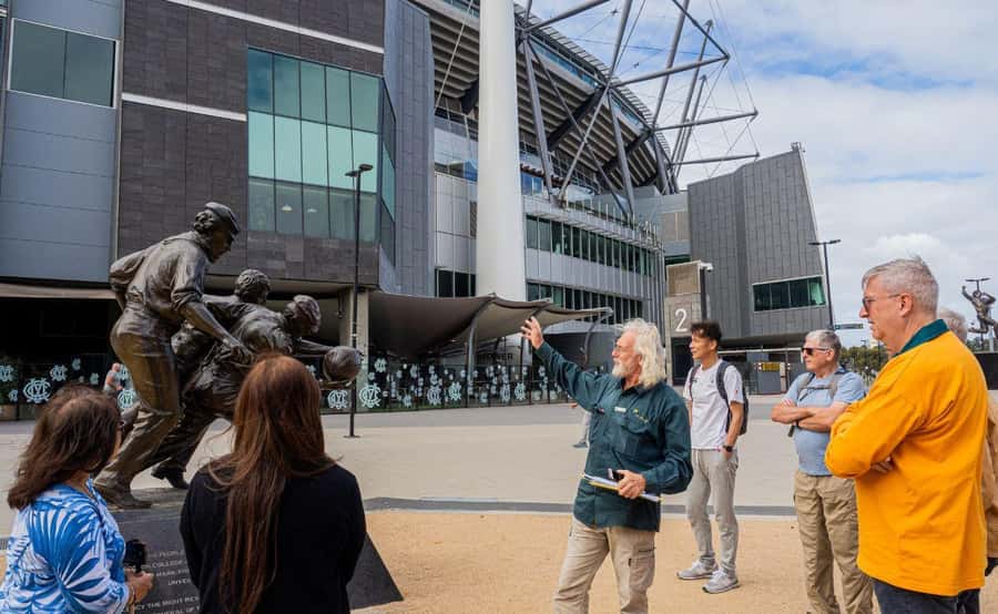 Melbourne: City Highlights Group Tour by Bus - Parliament, markets, Carlton, and the northern side