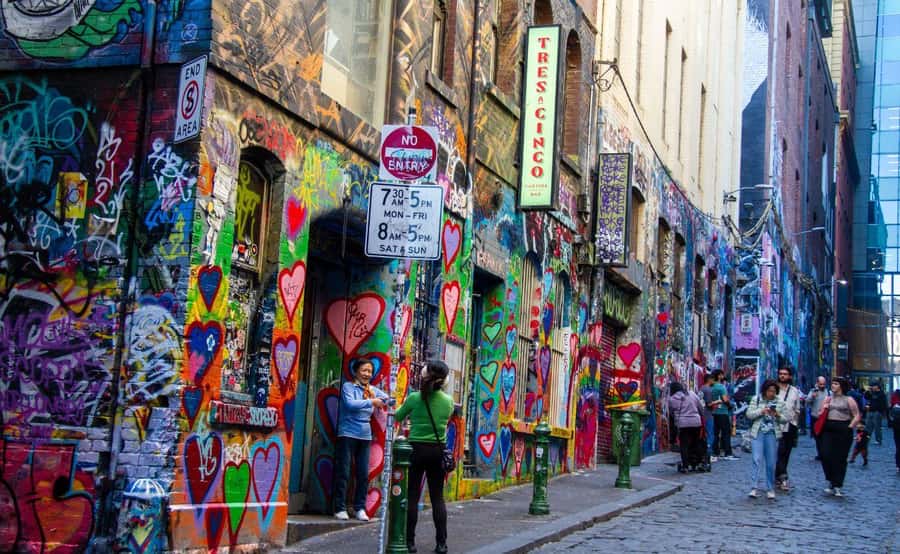 Melbourne: City Highlights Group Tour by Bus - Collins Street, Hosier Lane, and the city center