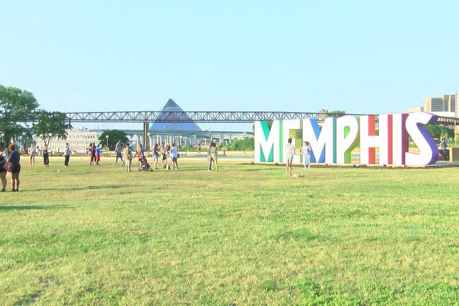 Memphis: Hop-On Hop-Off Sightseeing Bus Tour - Stop 1: Ticket Booth and Hard Rock Cafe