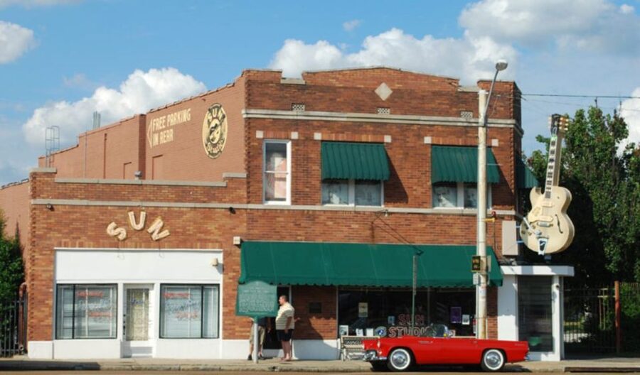 Memphis: Mojo Music History 90-Minute Bus Tour - Sun Studio from the bus window