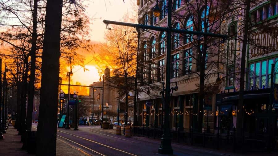 Memphis: True Crime History Bus Tour - Why Memphis crime history works so well by bus