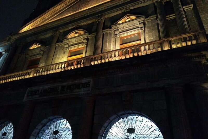Mexico City: Double Decker Bus Night Tour - Starting beside the Zócalo at Calle Monte de Piedad 3