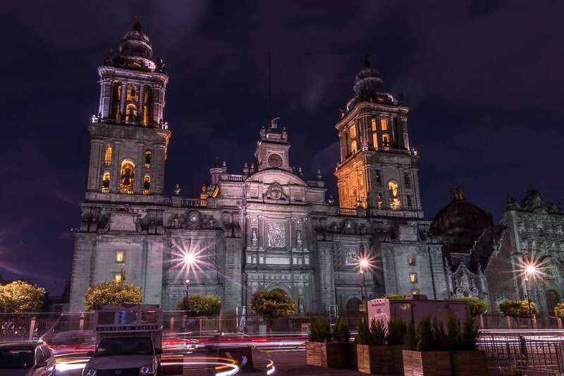 Mexico City: Double Decker Bus Night Tour - The double-decker view after sunset