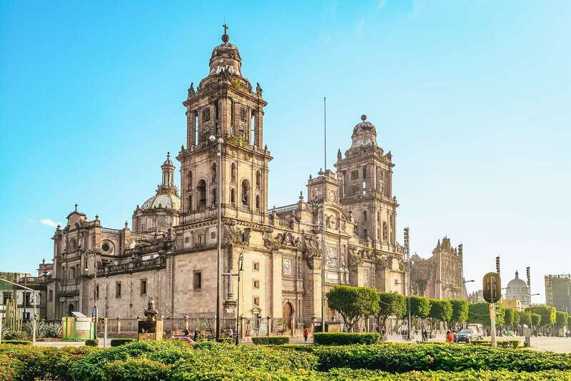 Mexico City: Hop-on Hop-off Bus Tour - South Route: Coyoacán and university sights require patience