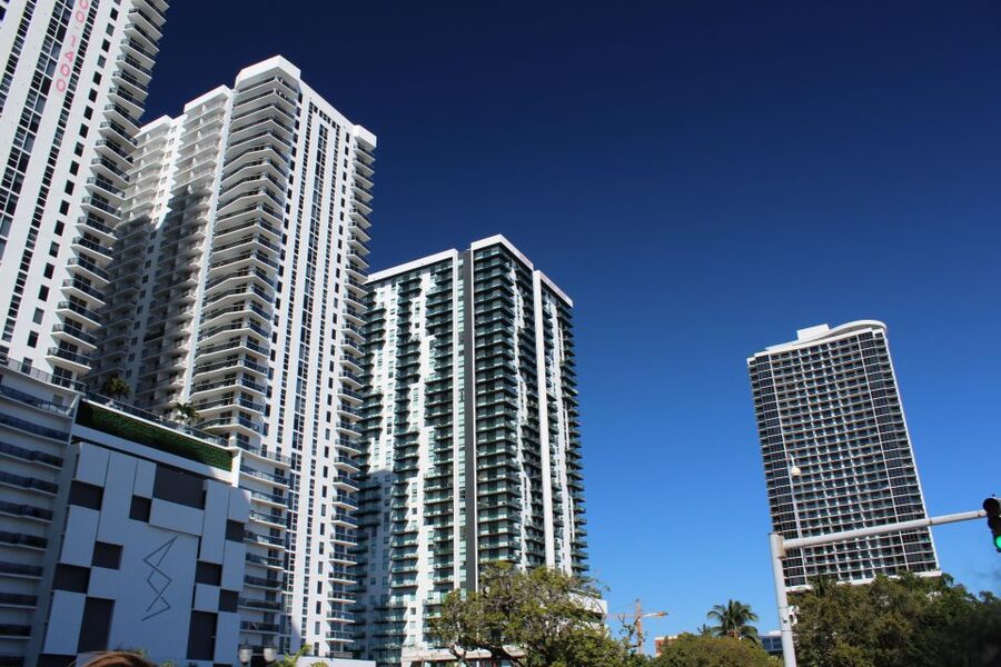 Miami : Bus, Boat & Walking Tour the Ultimate City Discovery - What the Biscayne Bay boat upgrade adds