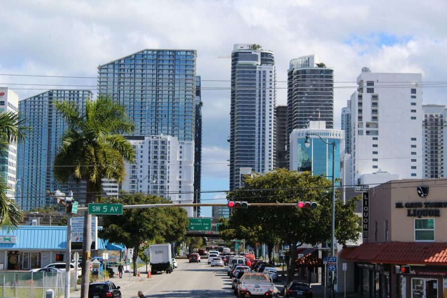 Miami : Bus, Boat & Walking Tour the Ultimate City Discovery - Why this Miami tour works well for first-time visitors