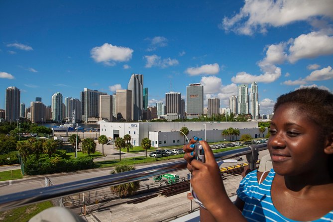 Miami: Hop-on Hop-off Tour + Cruise & Free 1-Hour Bike Rental - Design District and Wynwood show modern Miami