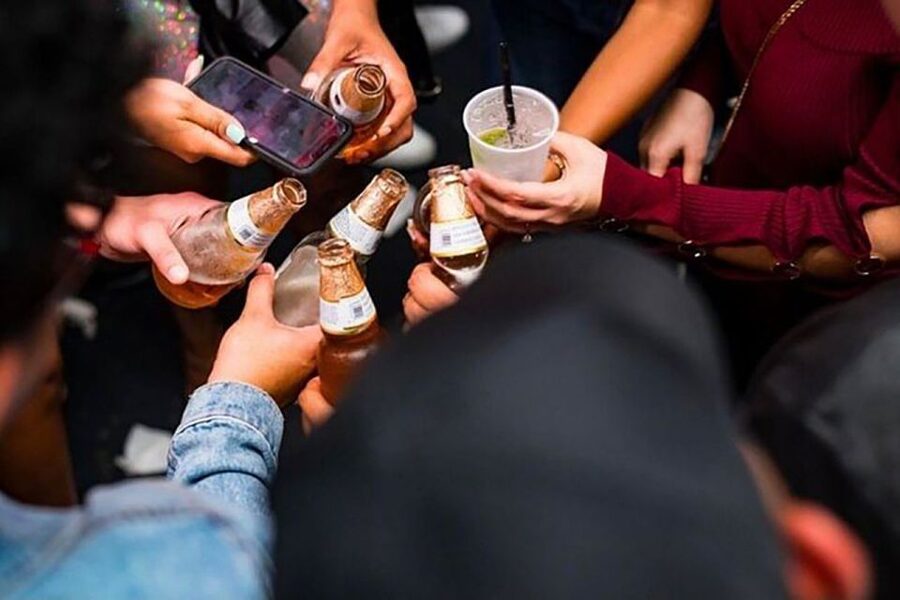 Miami: Party Bus, Club Entry, and Open Bar Night Experience - VIP Club Entry After Midnight