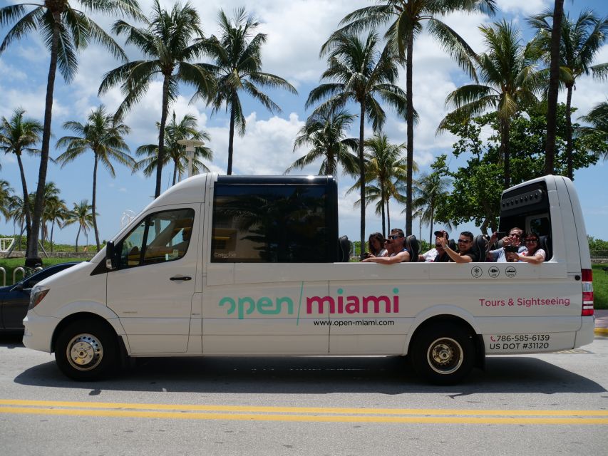 Miami Sightseeing Tour in a Convertible Bus (French) - French guiding and the human side of the tour