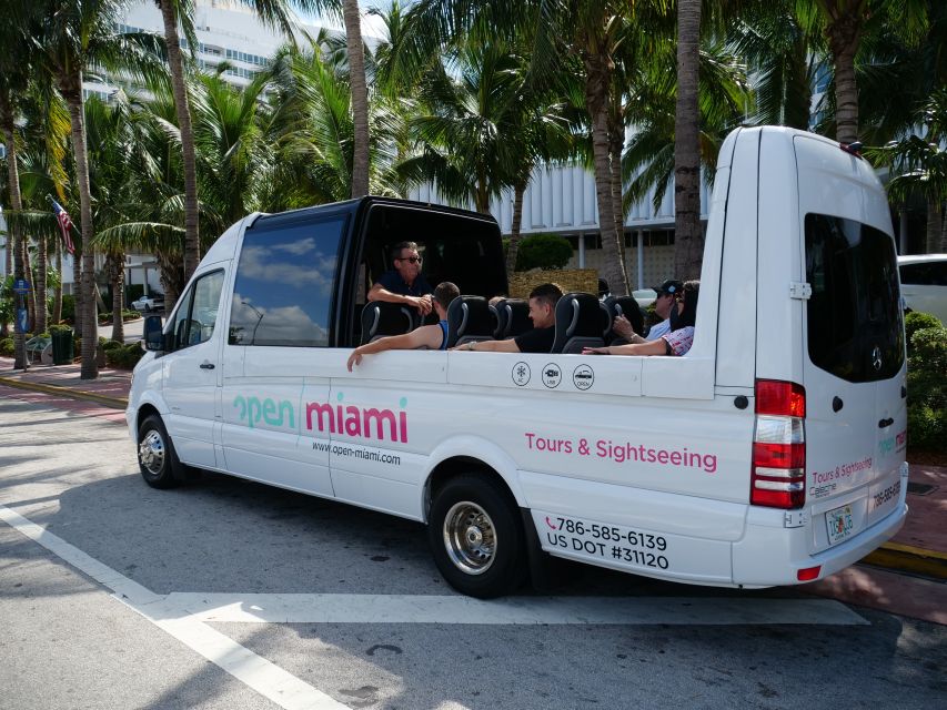 Miami Sightseeing Tour in a Convertible Bus (French) - A fast French introduction to Miami