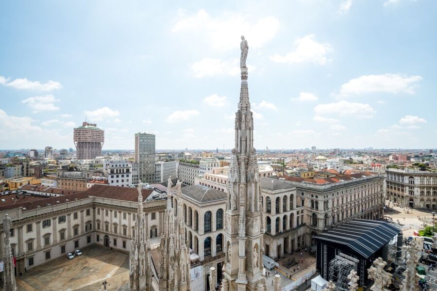 Milan: Duomo & Rooftop Tour with Optional Hop-On Hop-Off Bus - The crypt beneath the altar