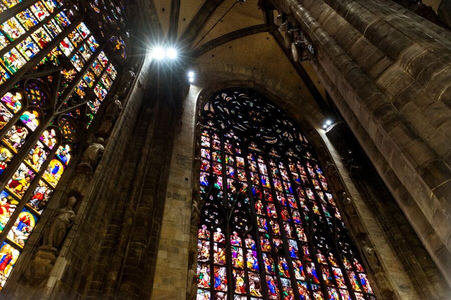 Milan: Duomo & Rooftop Tour with Optional Hop-On Hop-Off Bus - What the guide adds to the experience