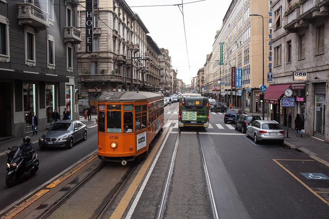 Milan Hop-On Hop-Off Bus Tour with Four Routes - How to plan a useful one-day route