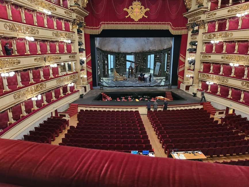 Milan: Skip-the-Line La Scala Museum Tour + Hop On Hop Off - Adding the two-day Milan sightseeing bus ticket