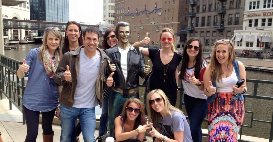 Milwaukee: Sightseeing Bus Tour - Key points to know before booking