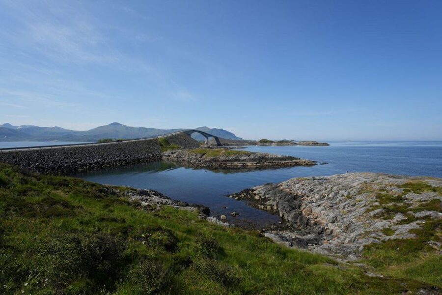 Molde: Atlantic Ocean Road & Varden Audio Guide Bus Tour - Key points at a glance