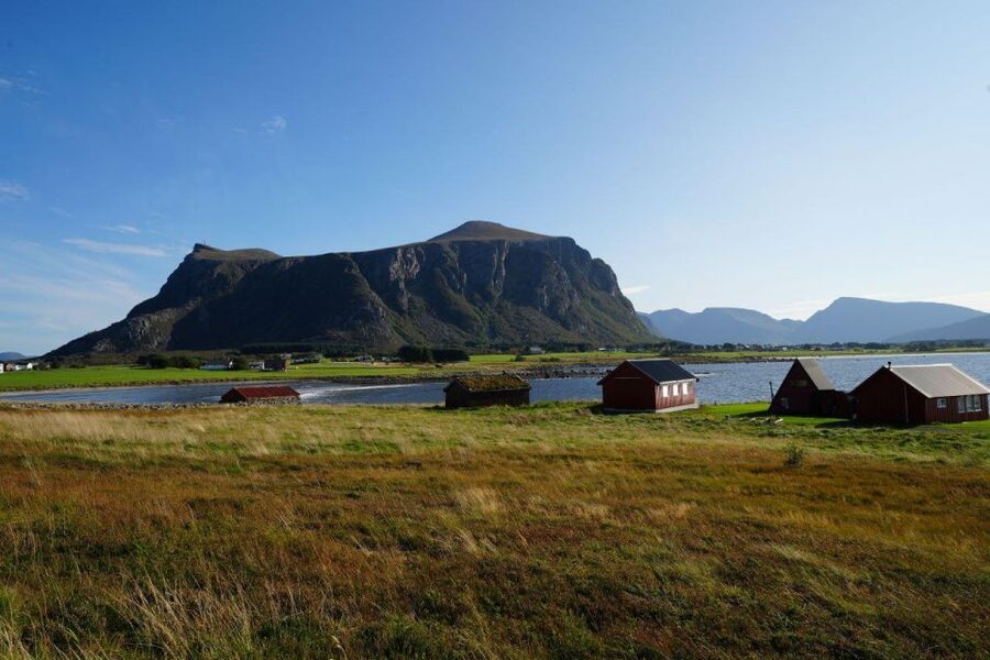 Molde: Atlantic Ocean Road & Varden Audio Guide Bus Tour - Should you book the Atlantic Ocean Road and Varden tour?