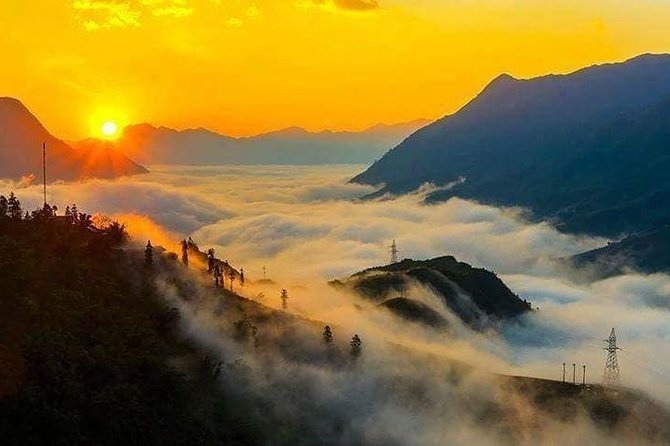 Morning Eco Sapa Bus limousine D-car 8-seat depart from Hanoi Old Quarter - The Direct Drive North and the Midway Break