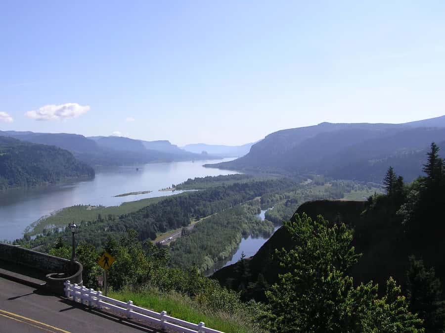 Multnomah Falls: Waterfall Corridor Hop-On Hop-Off Trolley - Why this trolley makes the Columbia River Gorge easier