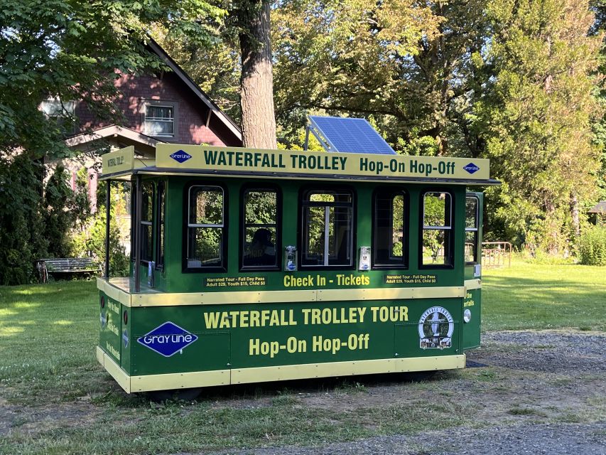 Multnomah Falls: Waterfall Corridor Hop-On Hop-Off Trolley - Latourell Falls is a strong first waterfall stop