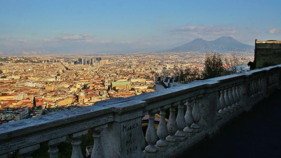 Naples: Hop-On-Hop-Off Bus Tour of Naples - What this Naples bus tour is really good at