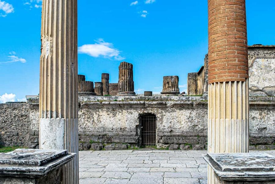 Naples:Pompeii SkiptheLine Ticket audioguide Round-Trip Bus - Key points to know before booking