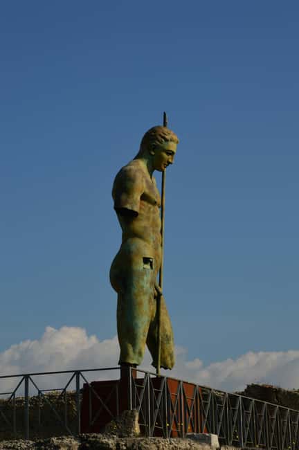 Naples:Pompeii SkiptheLine Ticket audioguide Round-Trip Bus - Meeting the bus in Naples