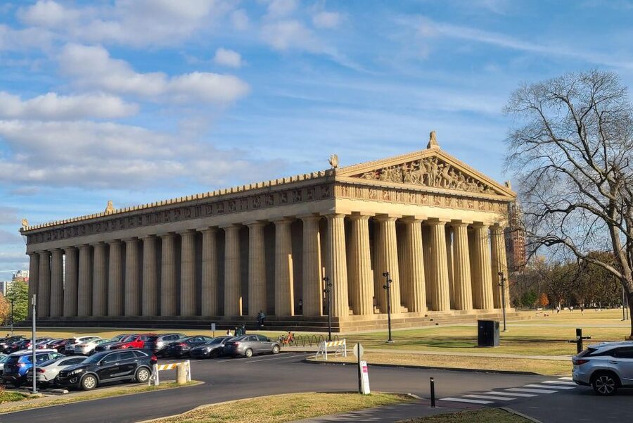 Nashville: Hop-on Hop-off Trolley Tour - Stops 8 and 9: Broadway and the Ryman Auditorium