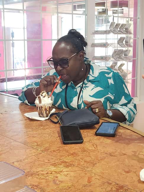 Nassau: Electric Bus Tour with Food & Drink Samples - Rum Cake Factory: a sweet first stop