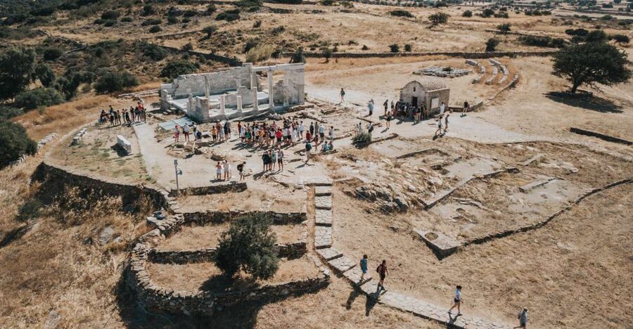 Naxos: Highlights Bus Tour with Free Time for Lunch and Swim - A full-day route from the coast to the mountains