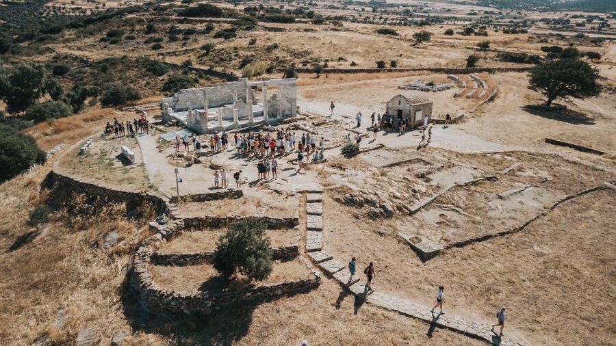 Naxos: Highlights Bus Tour with Free Time for Lunch and Swim - Olive oil and pottery in Damalas