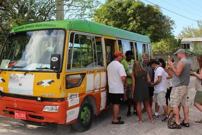 Negril One Love Bus Bar Crawl - Bus comfort and group size