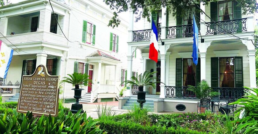 New Orleans: 2-Hour 15-Minute City and Cemetery Tour by Bus - The French Quarter, St. Louis Cathedral, and Jackson Square