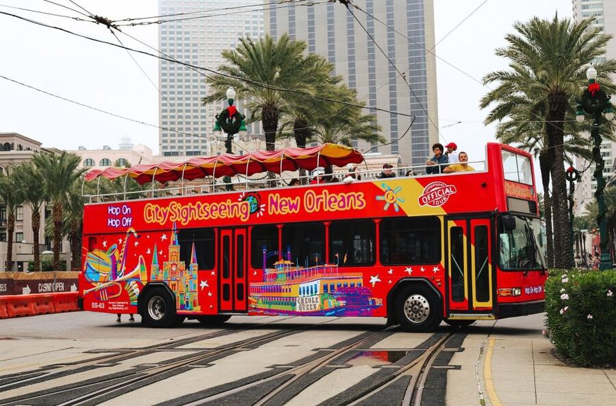 New Orleans: 2 or 3 Day Hop-On Hop-Off Bus with Walking Tour - Getting your bearings from Jackson Square
