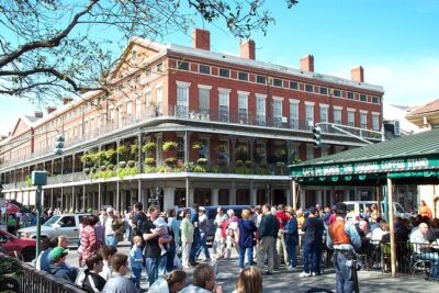 New Orleans City and Cemetery 2-Hour Bus Tour