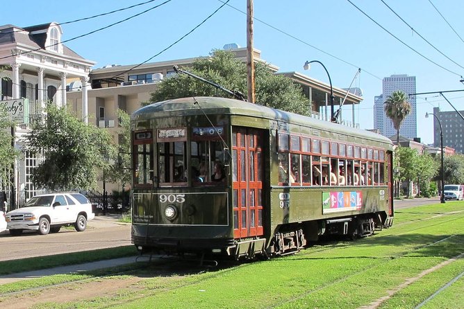 New Orleans City and Cemetery 2-Hour Bus Tour - City Park and Café Du Monde