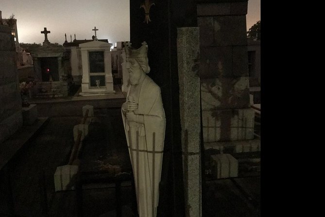New Orleans Dead of Night Ghosts and Cemetery Bus Tour - What the $55 price gets you