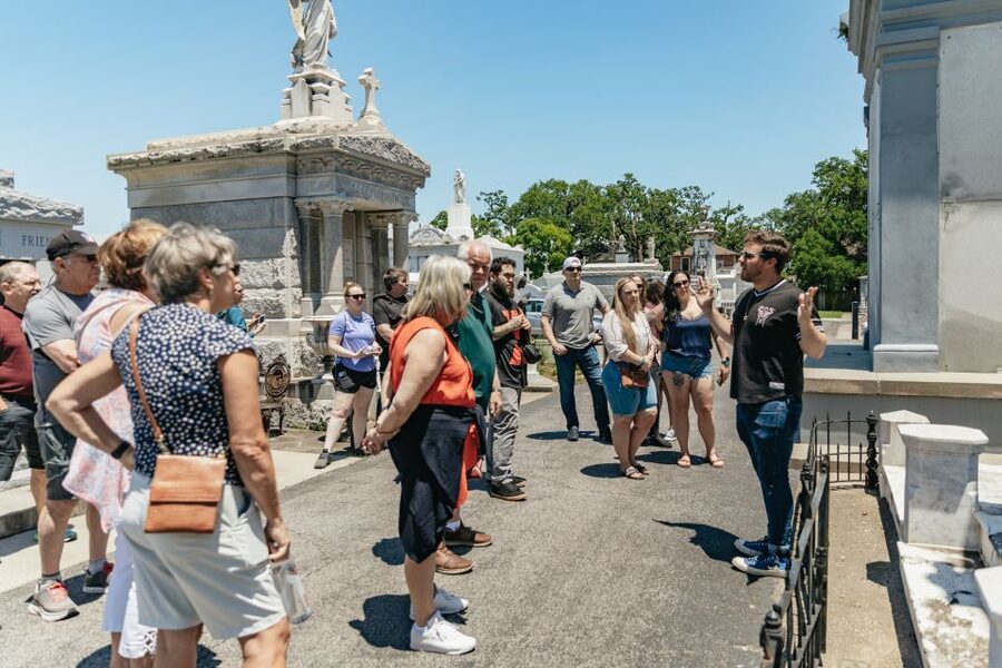 New Orleans: Sightseeing Bus Tour - The Garden District and celebrity homes