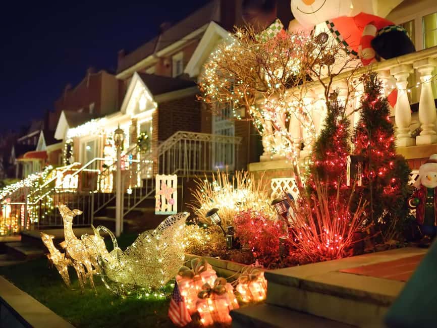 New York Christmas Lights Tour by BUS - Why Dyker Heights is worth the trip from Manhattan