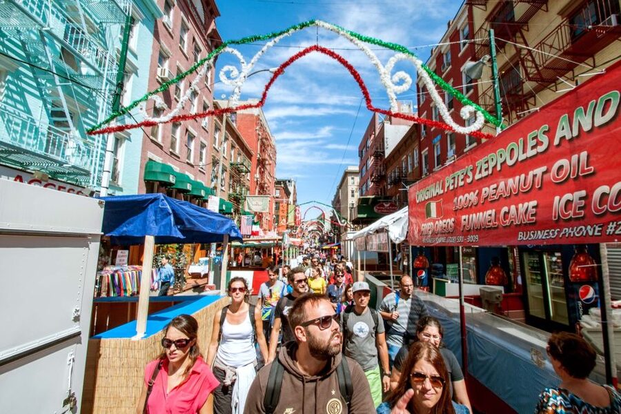 New York City: Bus Tour from Manhattan - Little Italy to Chinatown on foot