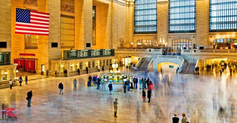 New York City: Guided Private Glass-Top Bus Tour at Night - Pier 17 and the Brooklyn Bridge at night