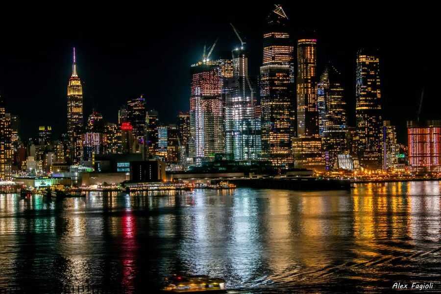 New York City: Night Skyline Bus Tour with Pizza Slice - Starting near Times Square at Junior’s