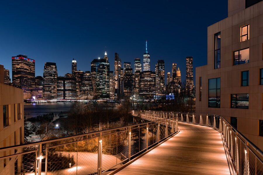 New York City: Night Skyline Bus Tour with Pizza Slice - What the private vehicle changes