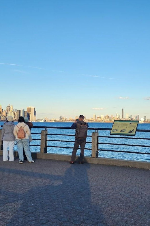 New York City Night Views - A panoramic hop-on-hop-off tour - Liberty State Park and the first Manhattan panorama