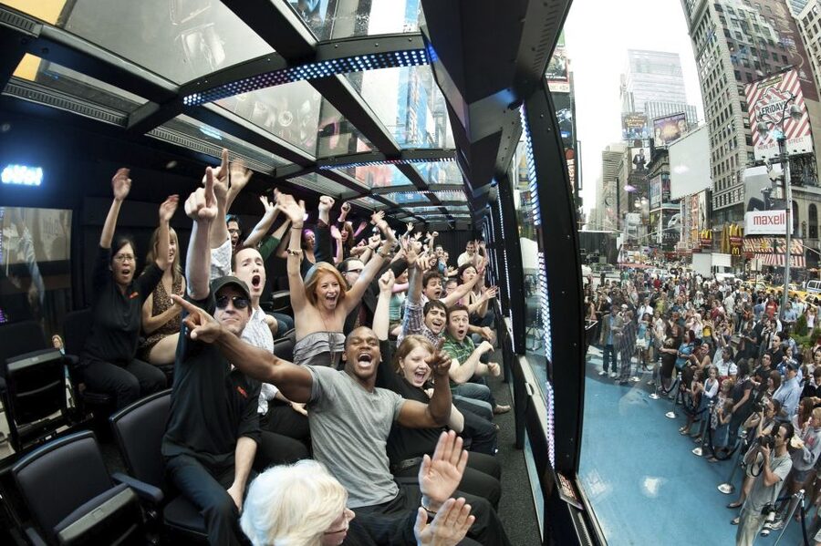 New York City: The Ride Interactive Bus Tour - Short street performances and clever city interaction