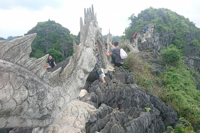 Ninh Binh Daily Tour All-Inclusive Bus, Guide, Lunch & Activities - Tam Coc by bamboo boat