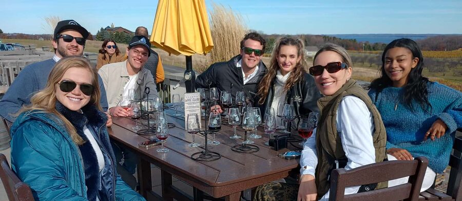 NON-BUS MOVIE STARS Leelanau Peninsula Sunset Wine Tour - Should you book the Leelanau Sunset Wine Tour?