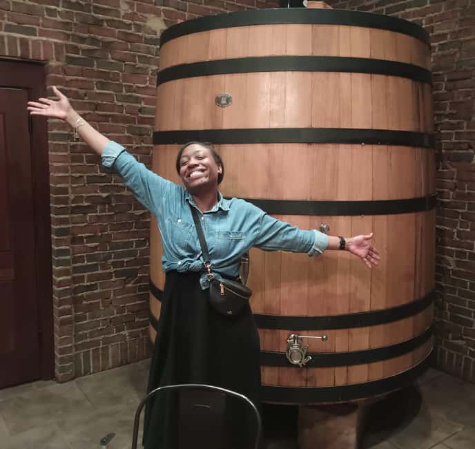 NON BUS White Wine Lover Old Mission Traverse City Wine Tour - A polished ride with a local guide