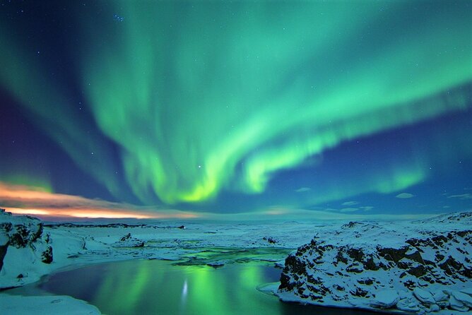 Northern Lights Bus Tour from Reykjavik with Hot Chocolate - The chase, the waiting, and the group size